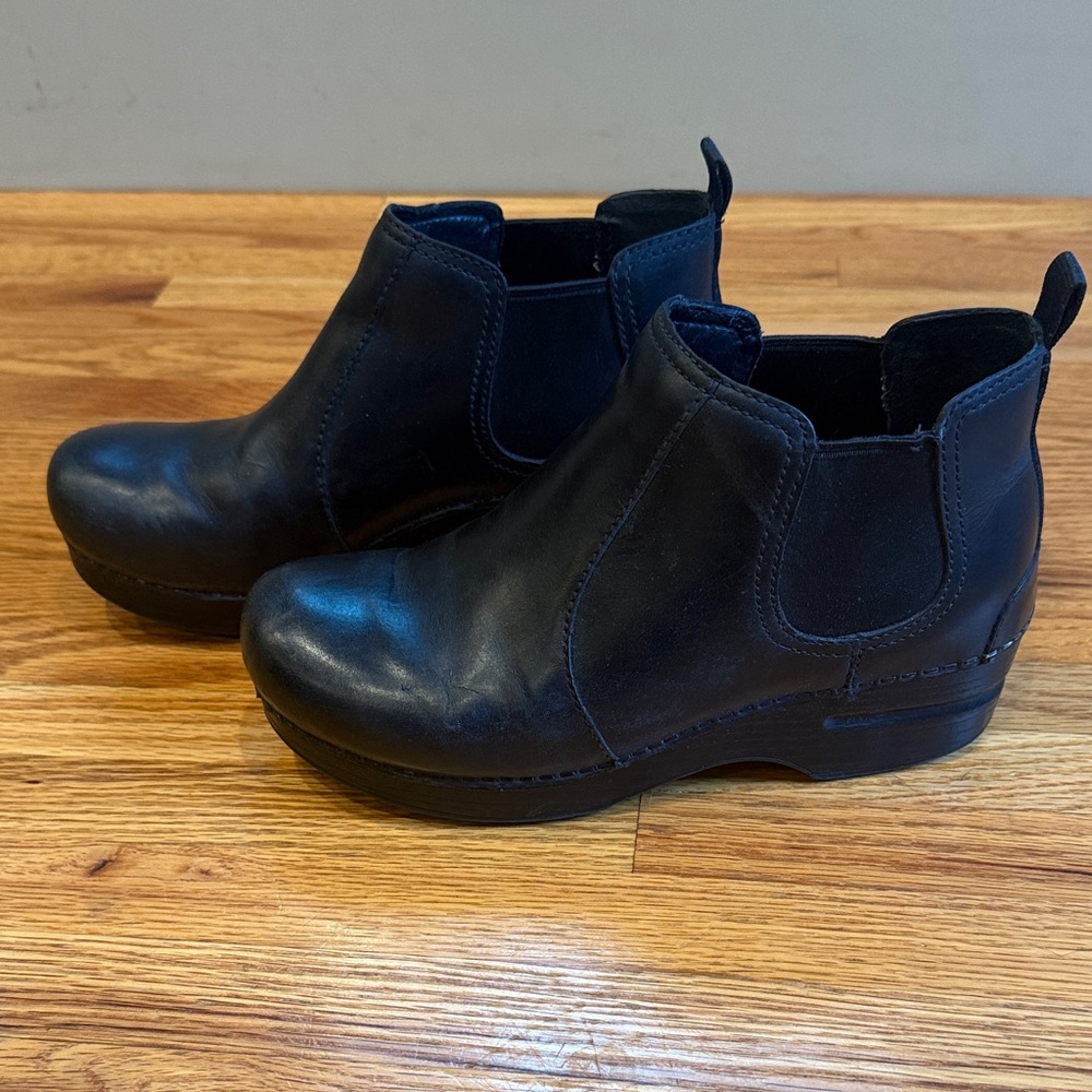 Dansko Frankie Black Leather ankle boots size 36 (6.5/7)